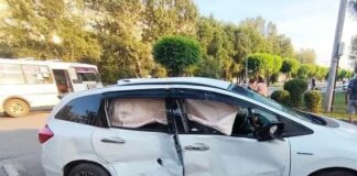 Автобус столкнулся с автомобилем в Абакане Фото Госавтоинспекции
