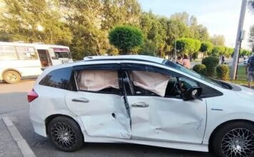 Автобус столкнулся с автомобилем в Абакане Фото Госавтоинспекции