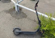 В Абакане женщина на автомобиле сбила женщину на самокате Фото Госавтоинспекции