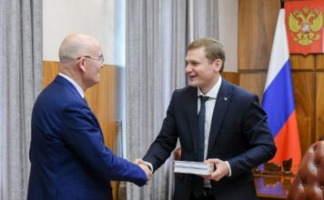 Глава Хакасии встретился с замруководителя Федерального казначейства Фото из телеграм-канала Валентина Коновалова