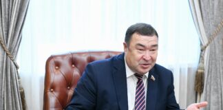 Глава Хакасии встретился с сенатором Александром Новьюховым Фото со страницы главы РХ