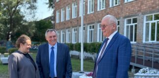 Депутат Госдумы Шульгинов посетил Черногорск Елена Гопина, Николай Шульгинов, Анатолий Бутенко. Фото со страницы главы Черногорска
