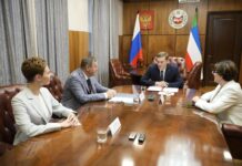 Глава Хакасии встретился с представителями Счетной палаты РФ и Контрольно-счётной палаты РХ Фото со страницы главы РХ