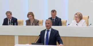 Ставка на ИИ и влияние Сбера: развитие или риск монополии? Герман Греф в Совете Федерации. Кадр съемки СФ