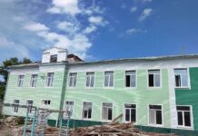 Новая кровля и фасады: сельскую школу в Усть-Абаканском районе модернизируют по нацпроекту Изображение из телеграм-канала Администрации Усть-Абаканского района