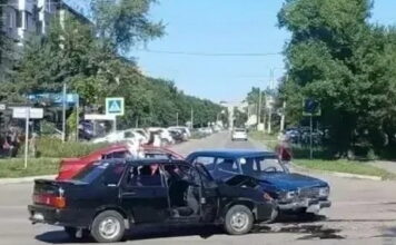 При столкновении двух ВАЗов в Черногорске пострадала женщина Фото Госавтоинспекции