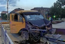 Годовалый малыш в реанимации, женщина погибла: страшные последствия наезда маршрутки на пятерых человек в Кызыле Фото МВД республики Тыва