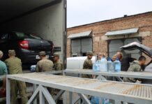 Три автомобиля и мотоцикл отправили из Хакасии в зону СВО в очередной партии гуманитарной помощи Фото со страницы главы РХ