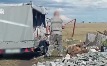 В Бейском районе инспекторы Минприроды выявили незаконный сброс мусора Кадр съемки Минприроды РХ
