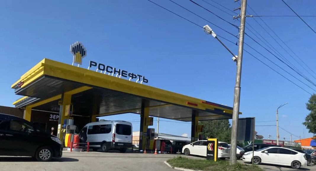 Заправка «Роснефть». Фото: pulse19.ru