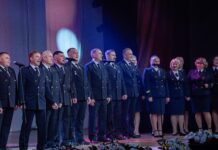 Разрез Аршановский показал, как нужно праздновать День шахтёра Хор Разреза Аршановский. Фото предоставлено компанией