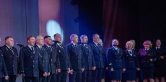 Разрез Аршановский показал, как нужно праздновать День шахтёра Хор Разреза Аршановский. Фото предоставлено компанией