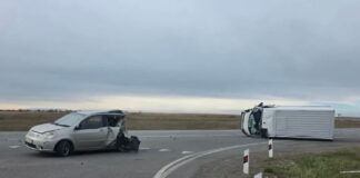 Водитель пострадал в ДТП в Усть-Абаканском районе ДТП в Усть-Абаканском районе Хакасии. Фото Госавтоинспекции