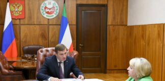 14% внесенных в ЕГРН объектов недвижимости в Хакасии не приносят налоговых поступлений Валентин Коновалов и Ольга Анисимова. Фото из телеграм-канала главы РХ