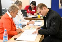 Глава Хакасии проголосовал на выборах депутата Госдумы Фото предоставлено пресс-службой главы РХ
