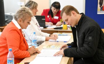 Глава Хакасии проголосовал на выборах депутата Госдумы Фото предоставлено пресс-службой главы РХ