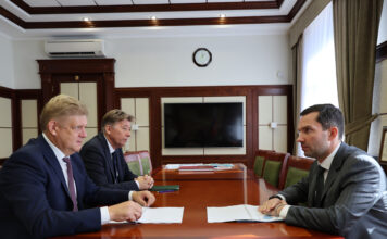 Полномочный представитель Президента РФ в СФО и генеральный директор «Россети Сибирь» обсудили развитие электроэнергетики Сибири Фото предоставлено пресс-службой «Россети Сибирь»