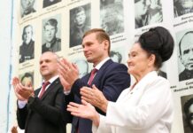 Глава Хакасии принял участие в торжественных линейках Фото со страницы главы РХ