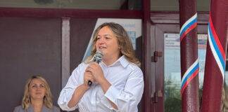 С новыми знаниями — к новым вершинам: Елена Гопина поздравила черногорских школьников с 1 сентября Фото: Черногорск-Информ