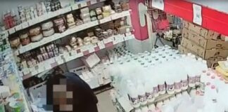 До двух лет тюрьмы за сыр: в Черногорске полиция завела дело на магазинного вора Кадр видео полиции Хакасии